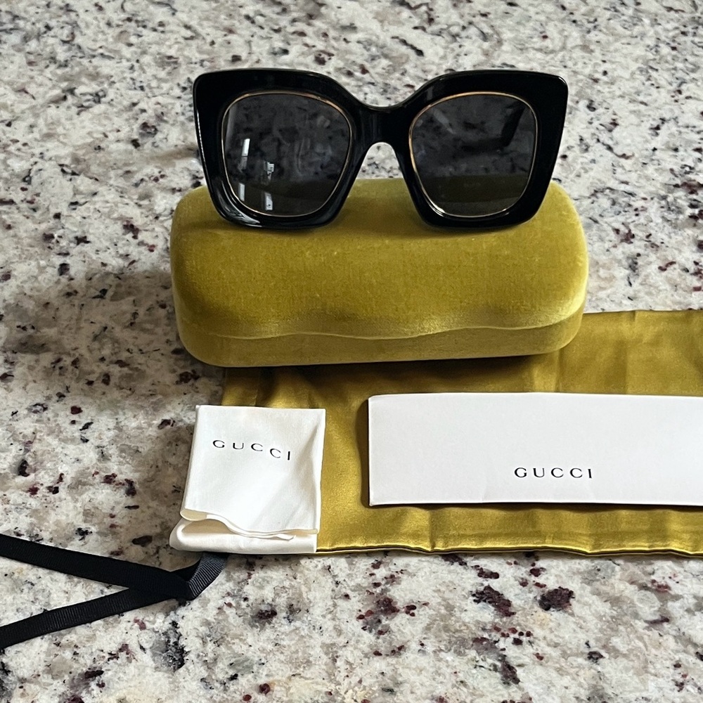 Gucci Black With Gold outlining Sunglasses!!! ☀️